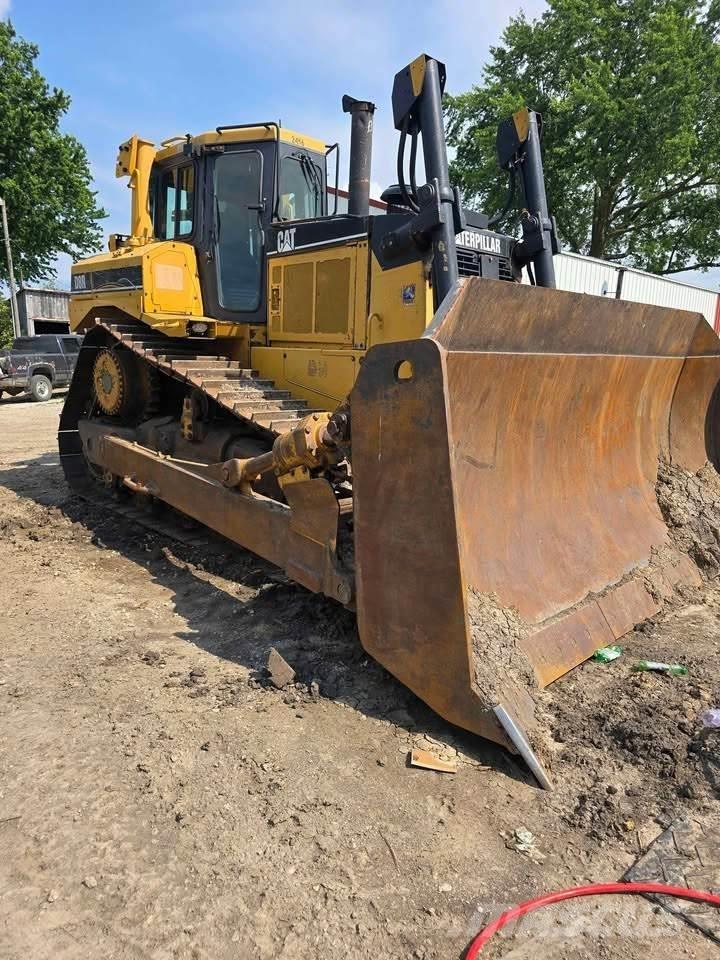 CAT D8R Kāpurķēžu buldozeri