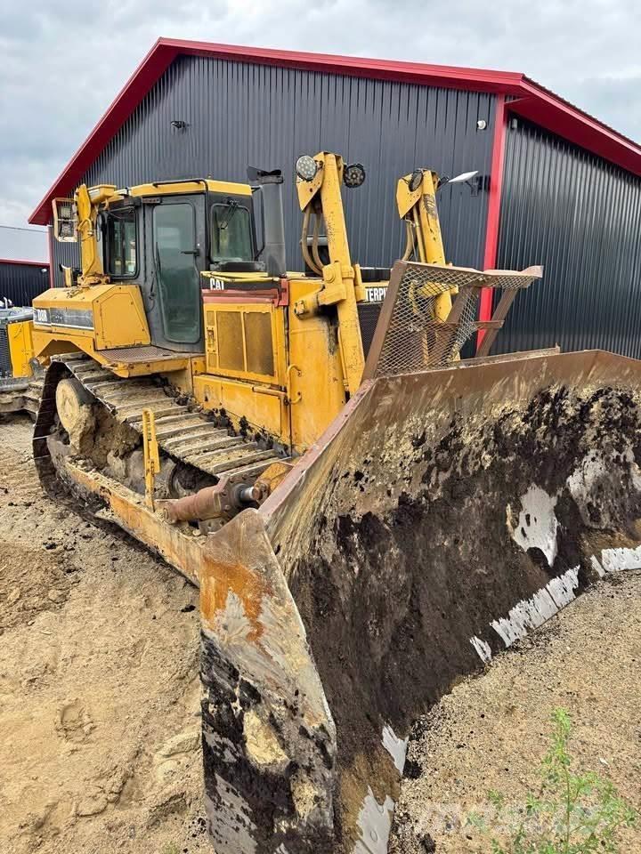CAT D8R Kāpurķēžu buldozeri