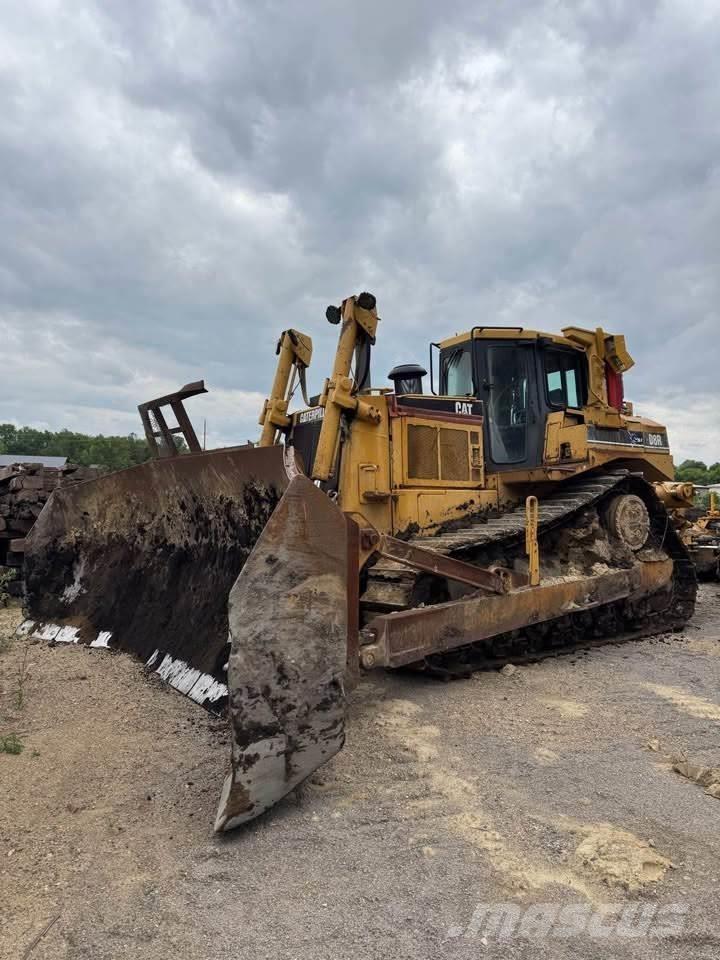 CAT D8R Kāpurķēžu buldozeri