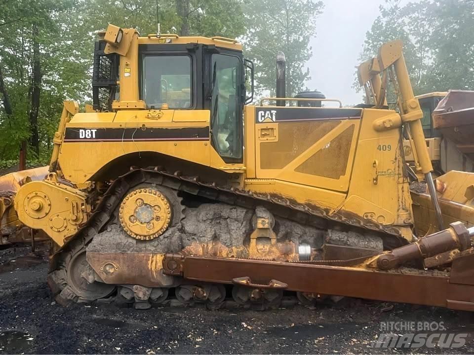 CAT D8T Kāpurķēžu buldozeri