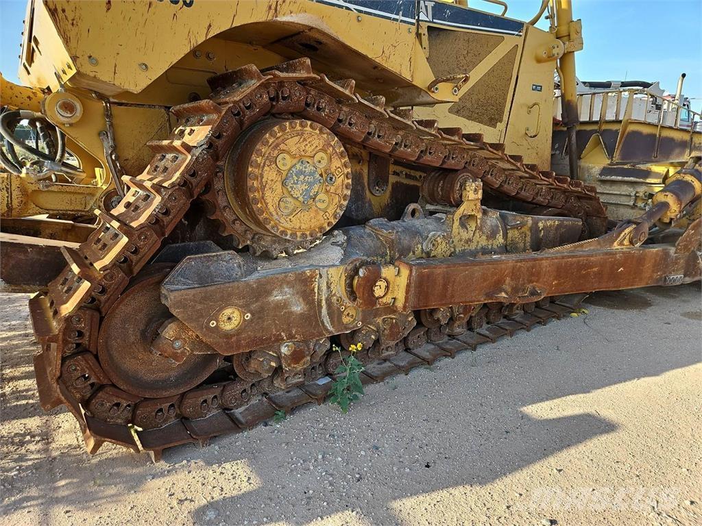 CAT D8T Kāpurķēžu buldozeri