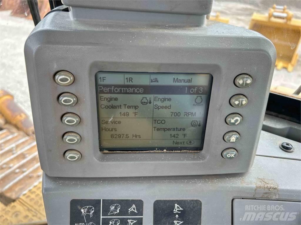 CAT D8T Kāpurķēžu buldozeri