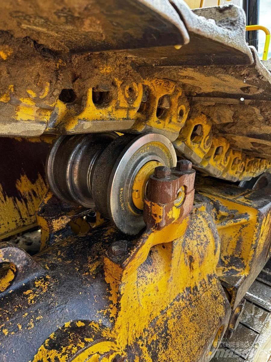 CAT D8T Kāpurķēžu buldozeri