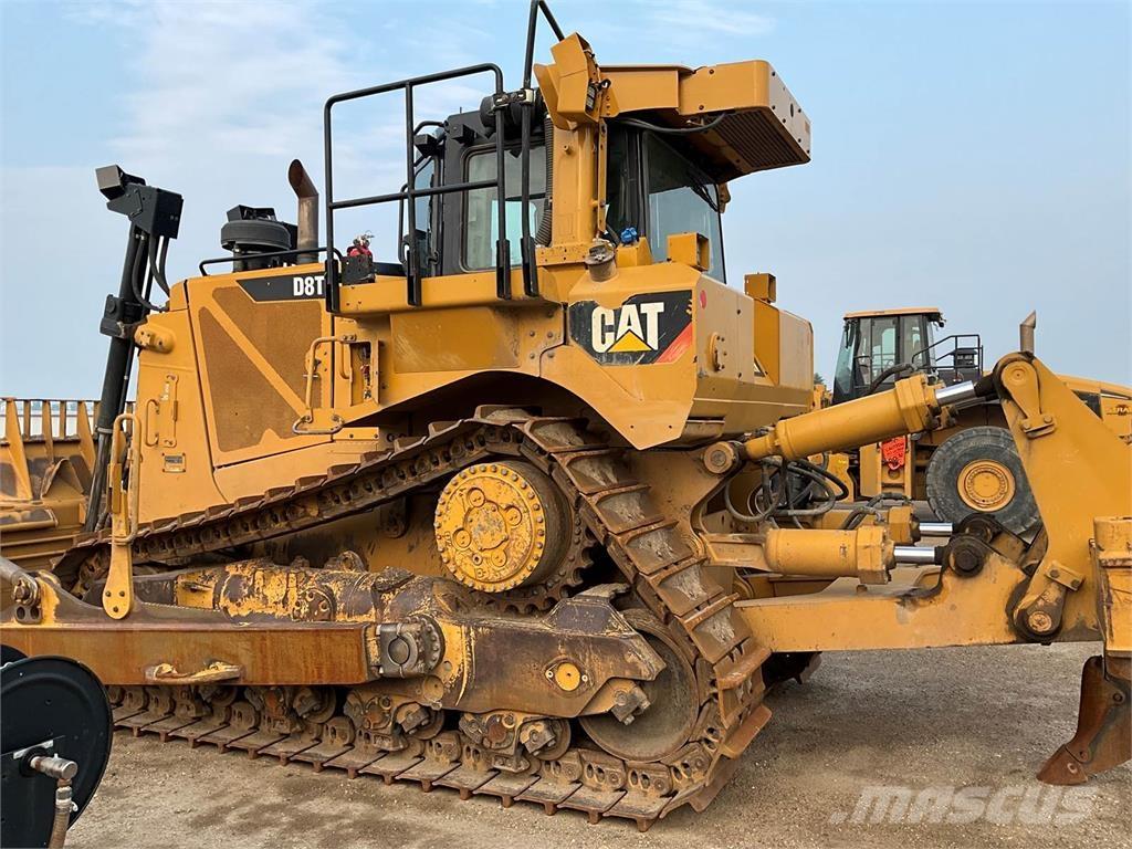 CAT D8T Kāpurķēžu buldozeri