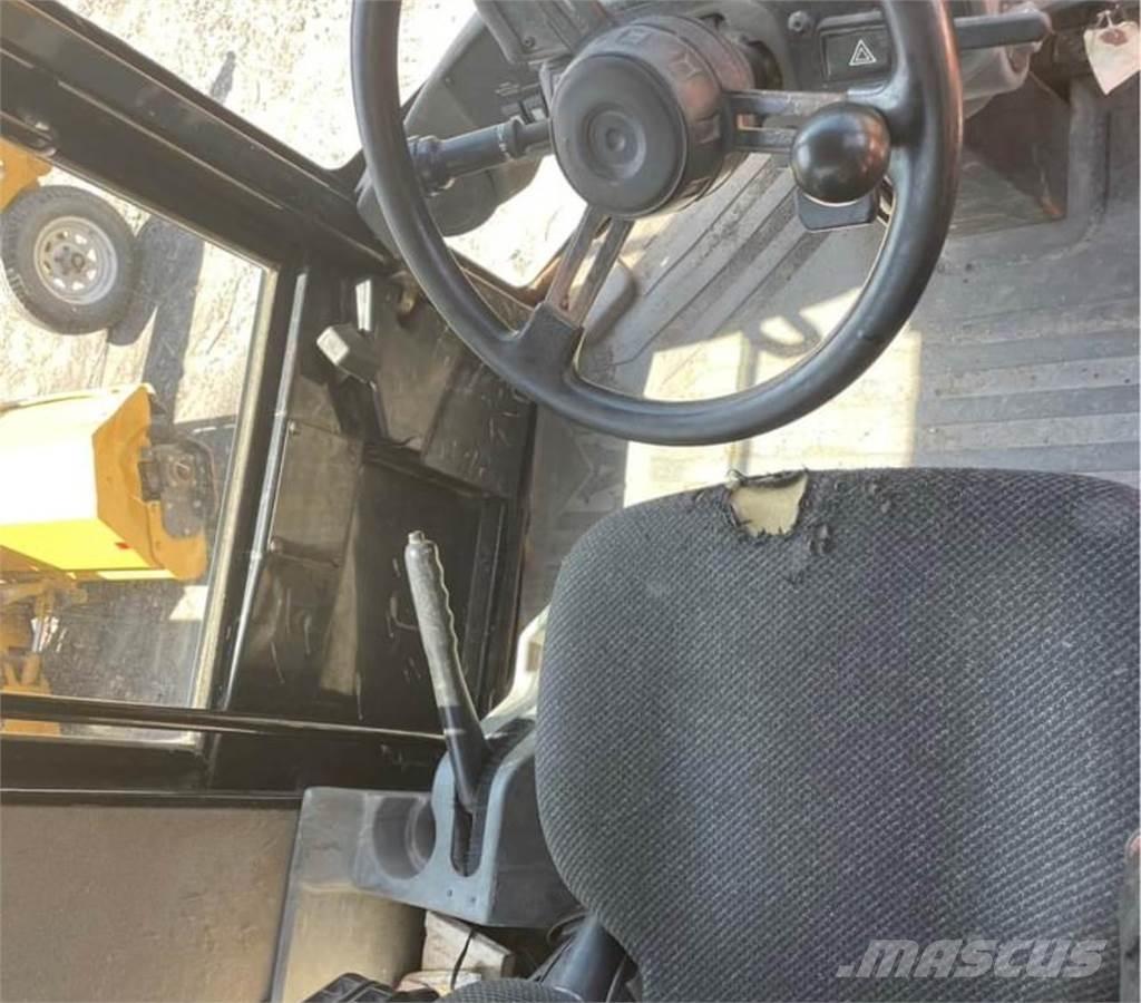 CAT IT28G Iekrāvēji uz riteņiem