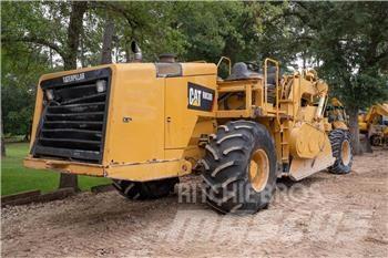 CAT RM300 Augsnes blīvētāji