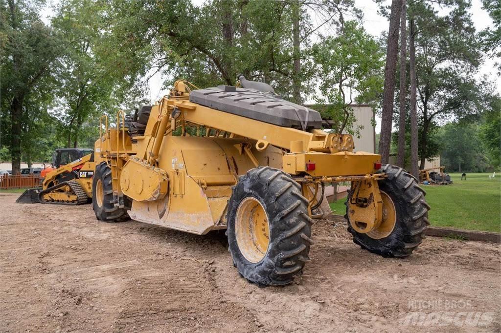 CAT RM300 Augsnes blīvētāji
