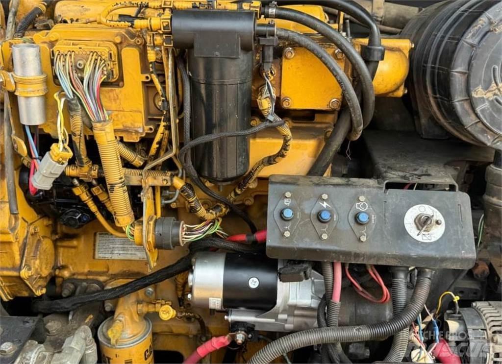 CAT TH580B Teleskopiskie manipulatori