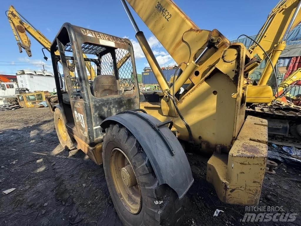 CAT TH83 Teleskopiskie manipulatori