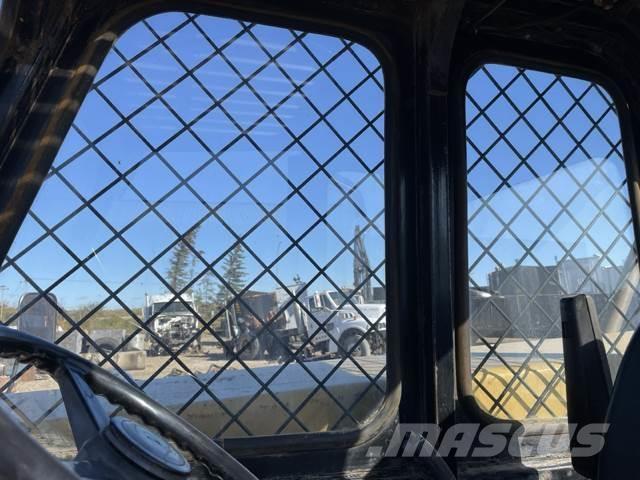 CAT TH83 Teleskopiskie manipulatori