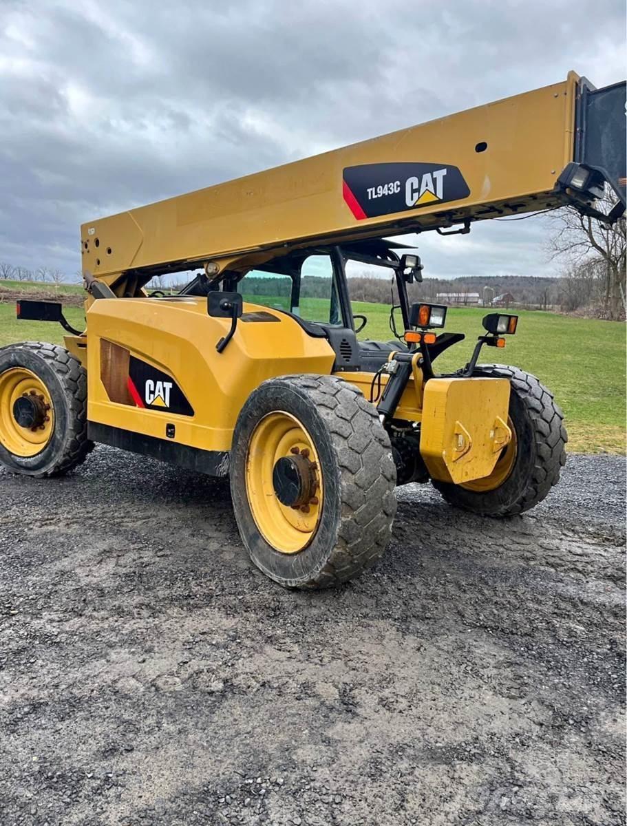 CAT TL943C Teleskopiskie manipulatori