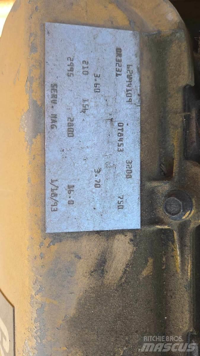 CAT V225B Autokrāvēji - citi