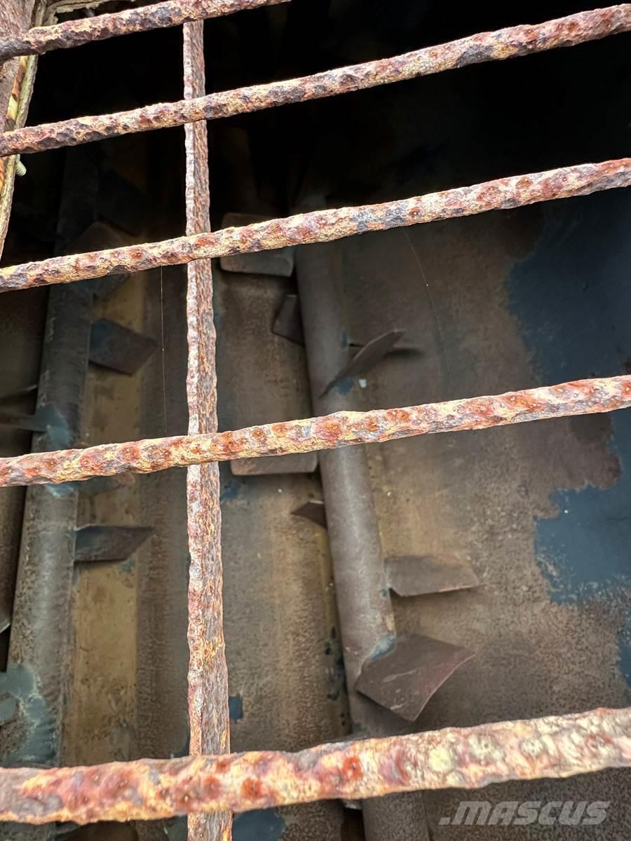 Finn T330 Pašizkrāvēji