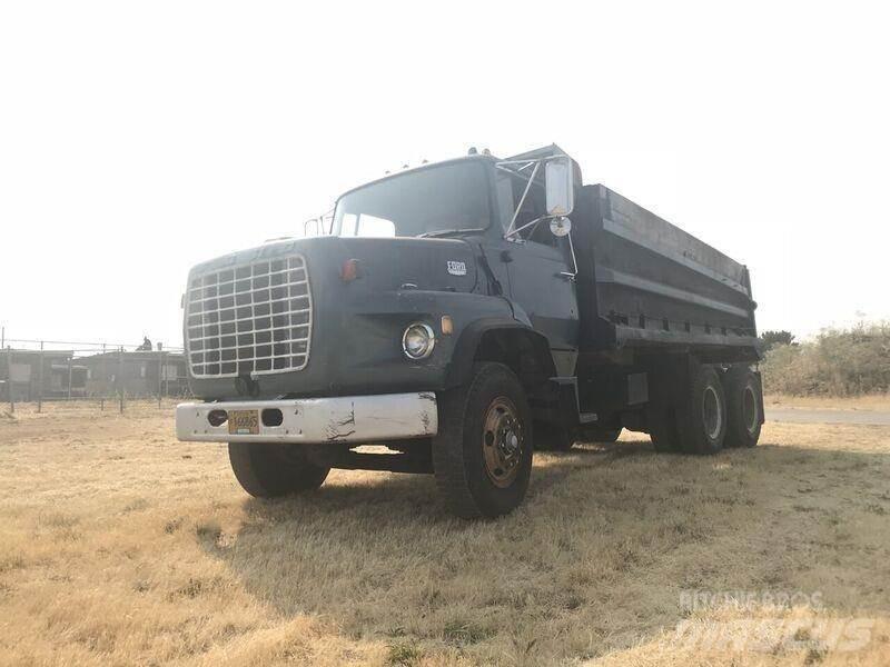 Ford 8000 Pašizgāzējs
