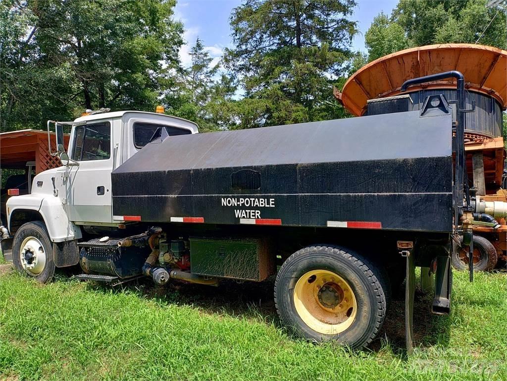 Ford 8000 Autocisterna