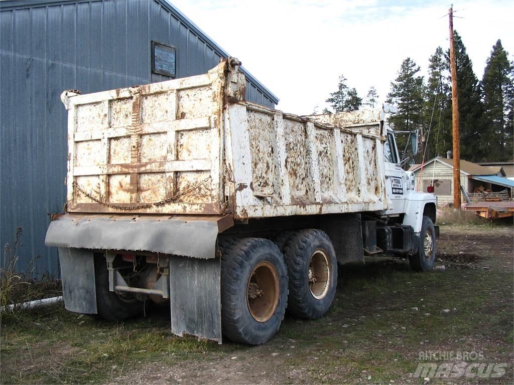 Ford 8000 Pašizgāzējs