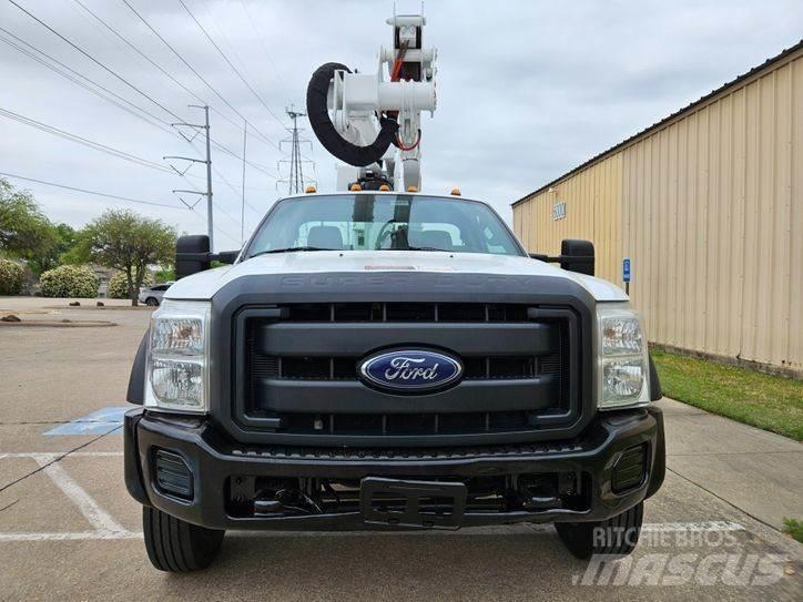 Ford F-550 Pacēlāji uz automašīnas bāzes