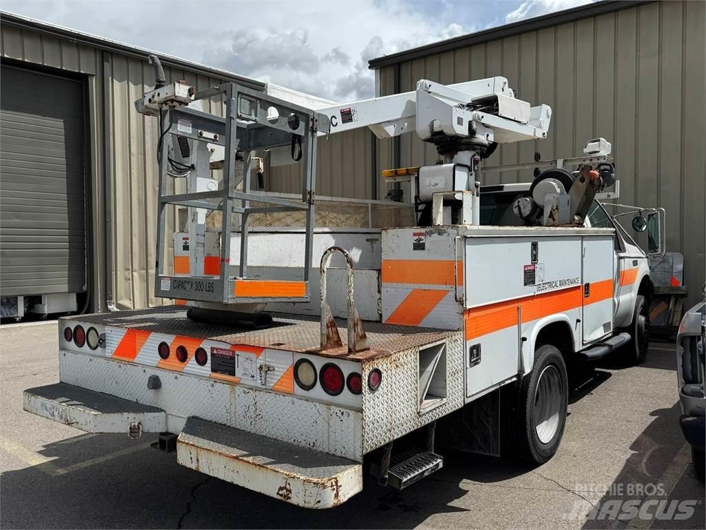 Ford F-550 Pacēlāji uz automašīnas bāzes