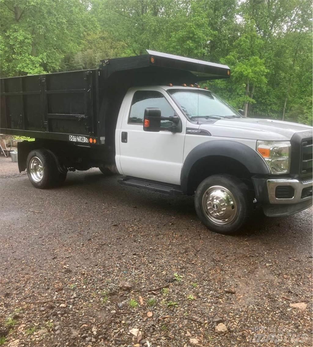 Ford F-550 Pašizgāzējs
