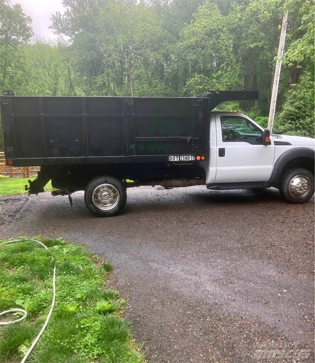 Ford F-550 Pašizgāzējs