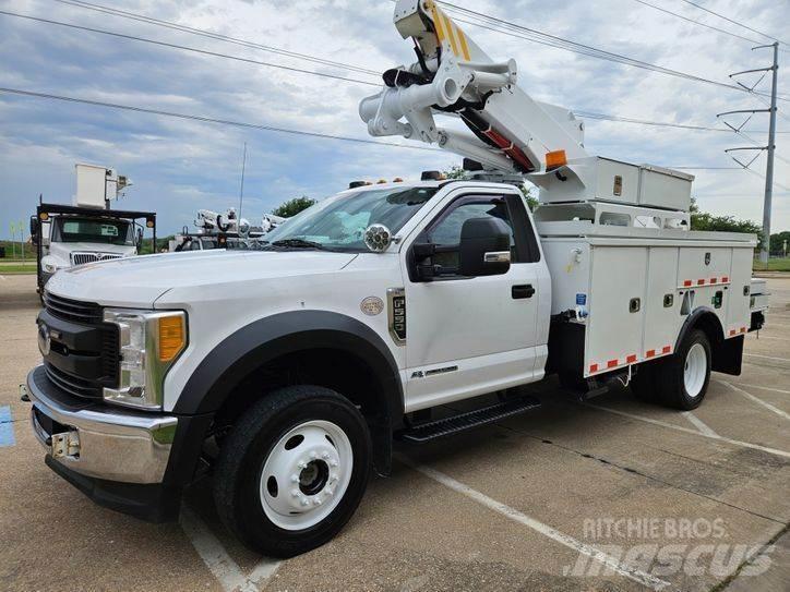 Ford F-550 Pacēlāji uz automašīnas bāzes