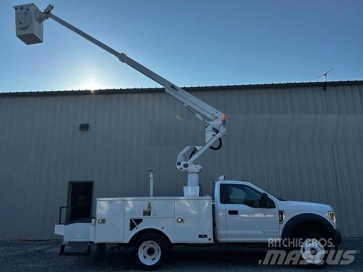 Ford F-550 Pacēlāji uz automašīnas bāzes