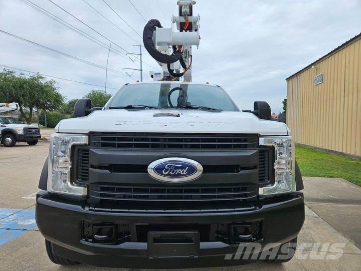 Ford F-550 Pacēlāji uz automašīnas bāzes