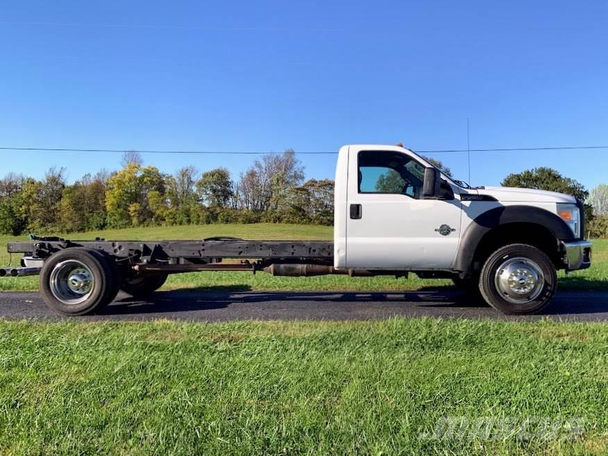 Ford F-550 Šasija ar kabīni