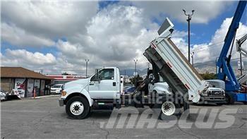Ford F-750 Pašizgāzējs