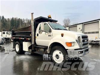 Ford F-750 Pašizgāzējs