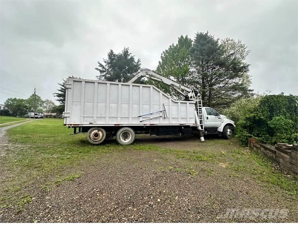 Ford F-750 Smagās mašīnas ar celtni