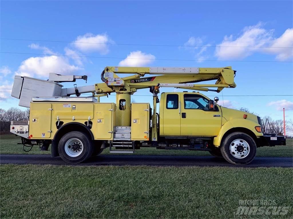 Ford F-750 Pacēlāji uz automašīnas bāzes