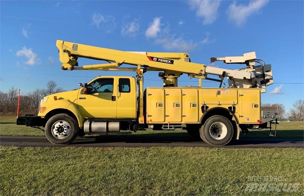 Ford F-750 Pacēlāji uz automašīnas bāzes