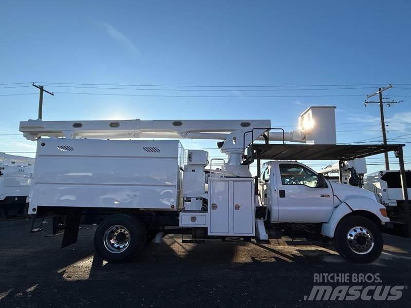 Ford F-750 Pacēlāji uz automašīnas bāzes