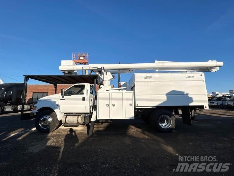 Ford F-750 Pacēlāji uz automašīnas bāzes