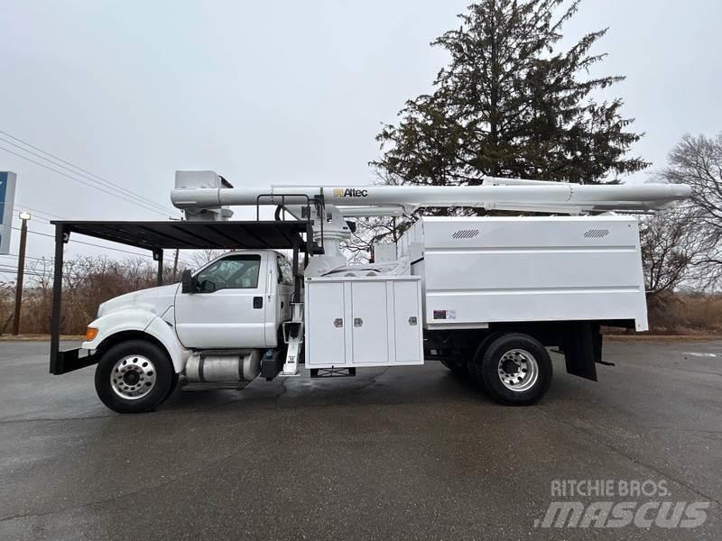 Ford F-750 Pacēlāji uz automašīnas bāzes