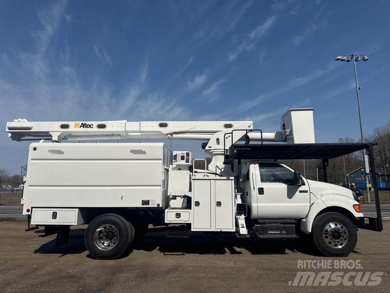Ford F-750 Pacēlāji uz automašīnas bāzes
