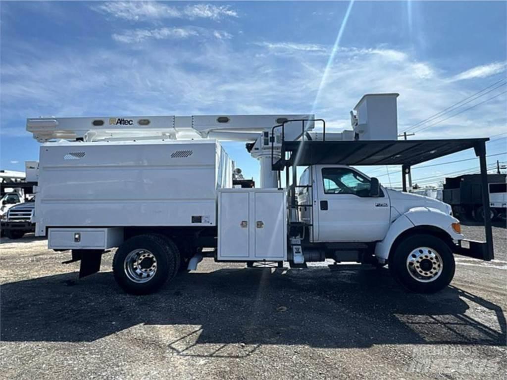 Ford F-750 Pacēlāji uz automašīnas bāzes