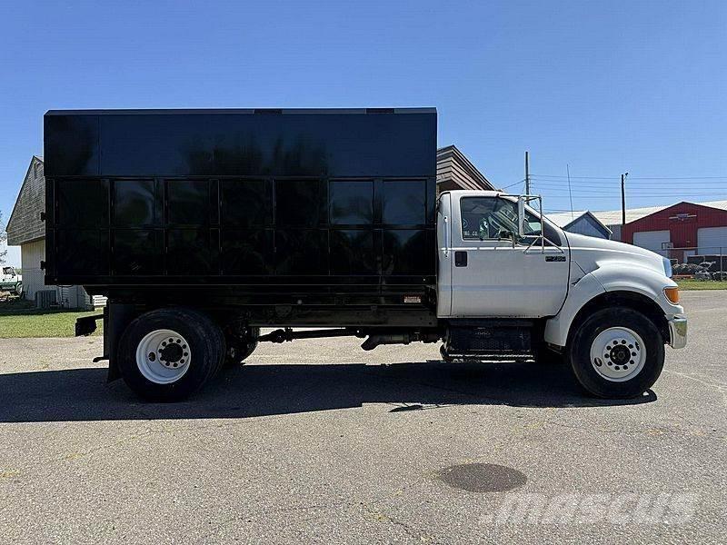 Ford F-750 Koka skaidu vedēji