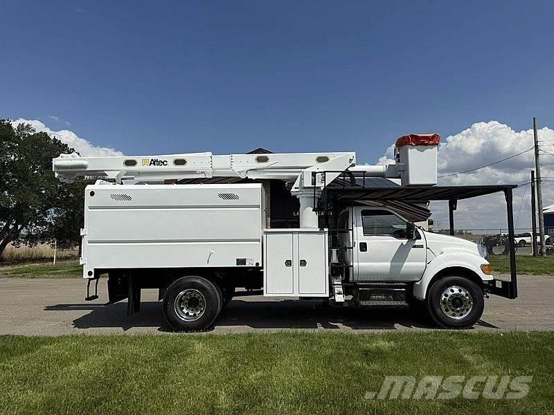 Ford F-750 Pacēlāji uz automašīnas bāzes