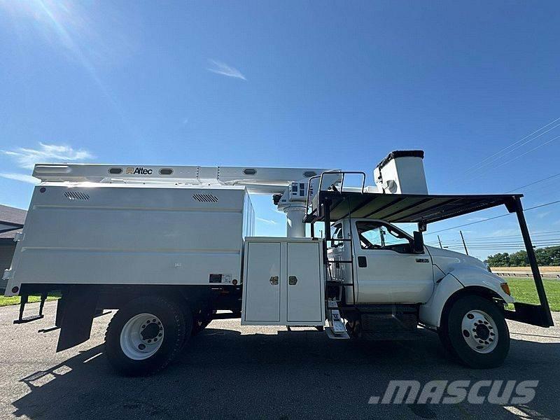 Ford F-750 Pacēlāji uz automašīnas bāzes