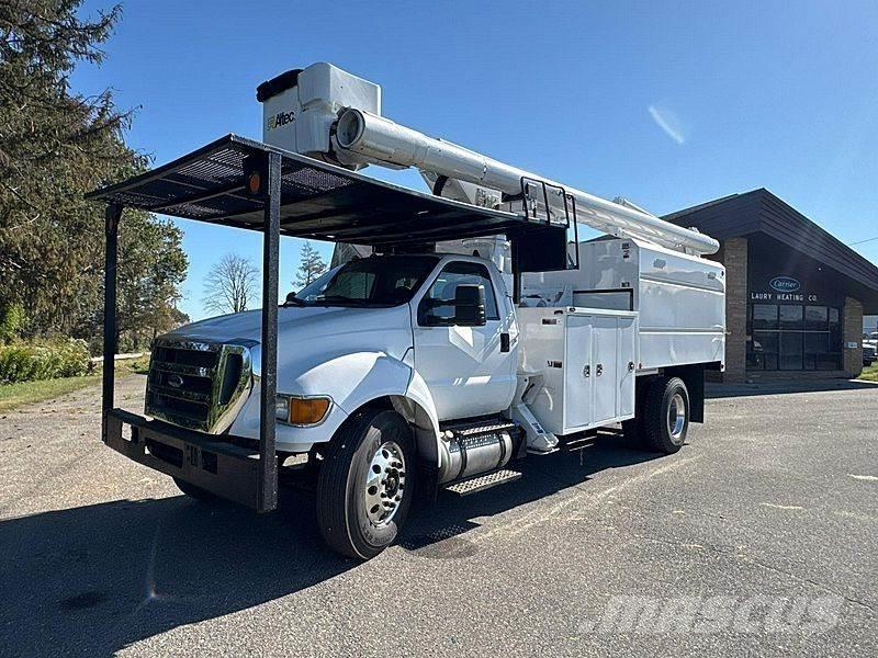 Ford F-750 Pacēlāji uz automašīnas bāzes