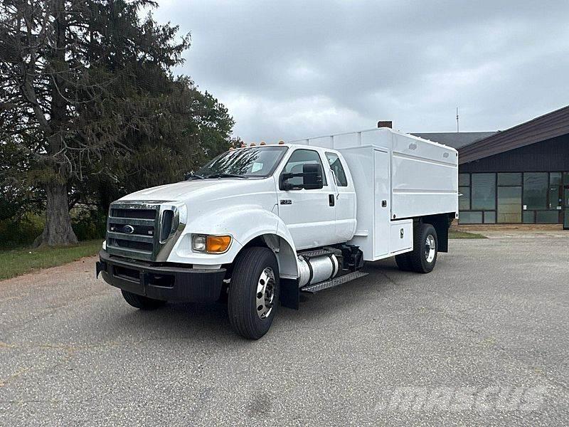 Ford F-750 Koka skaidu vedēji
