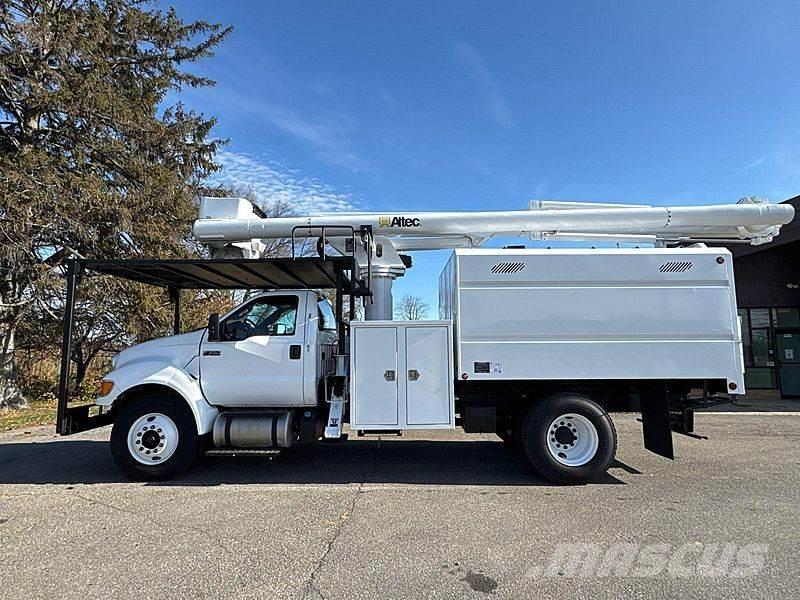 Ford F-750 Pacēlāji uz automašīnas bāzes