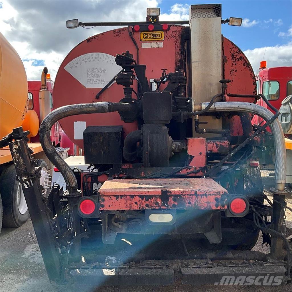Ford F-800 Autocisterna