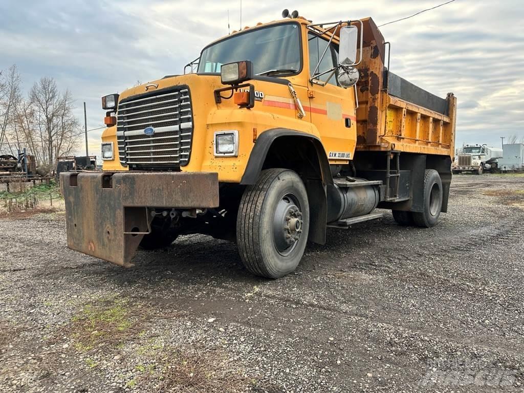 Ford L8000 Pašizgāzējs