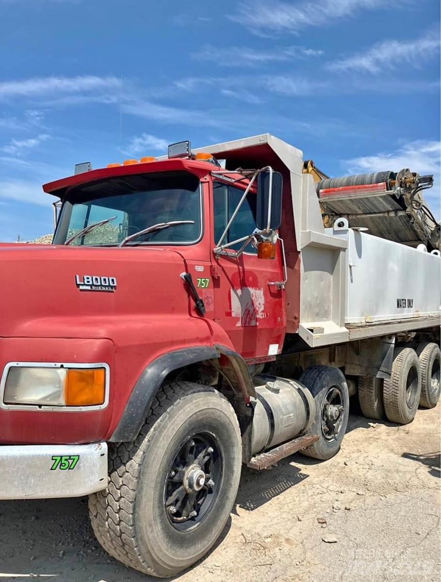 Ford L9000 Autocisterna