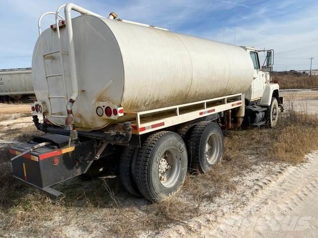 Ford L9000 Autocisterna