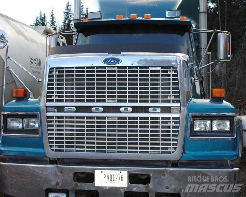 Ford LTL9000 Vilcēji
