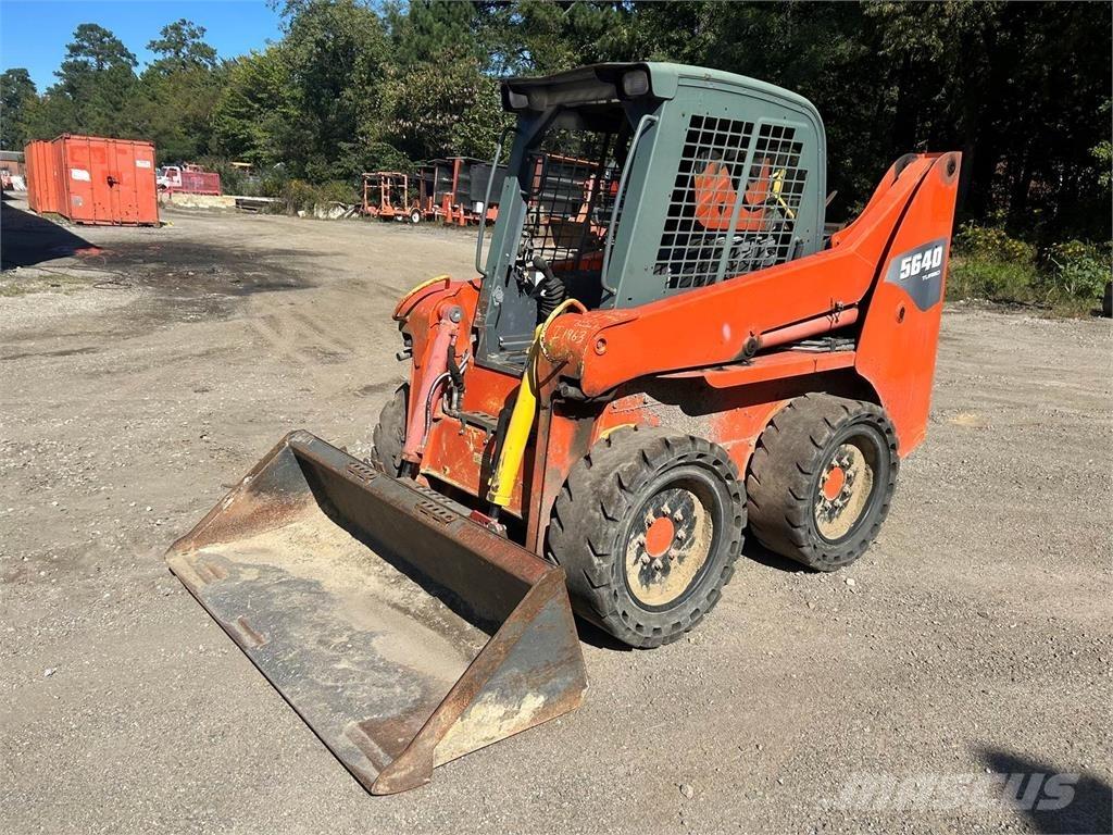 Gehl 5640E Kāpurķēžu iekrāvēji